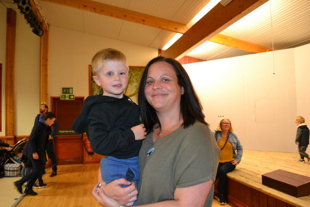 Photo slideshow of families at the Colchester members day
